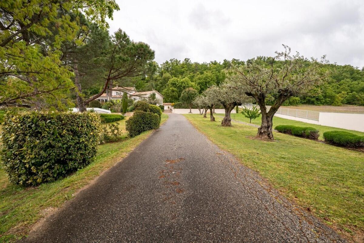 La Villa Moursoise 4 Etoiles Exterior foto